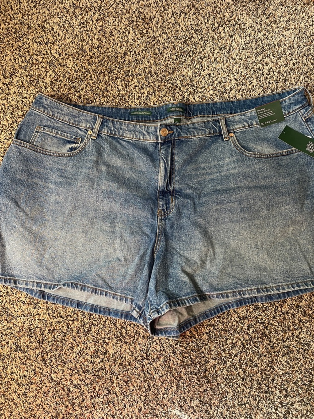 Wild Fable Curvy Mid Rise Classic Blue Denim Women’s Shorts Plus Size 30 | NWT - Picture 2 of 8
